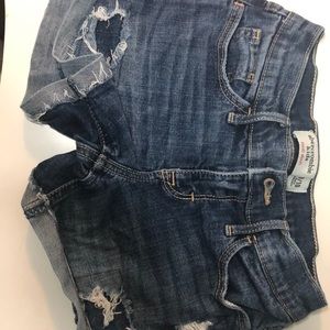 DARK BLUE CHILDREN’S JEAN SHORTS RIPPED SIZE 9/10